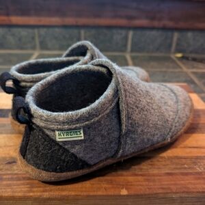 Kyrgies Tengries Wool/Leather Slippers 8.5